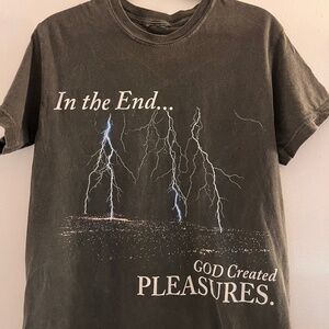 Mens Small Relaxed/Loose Fit Pleasures Graphic T-Shir